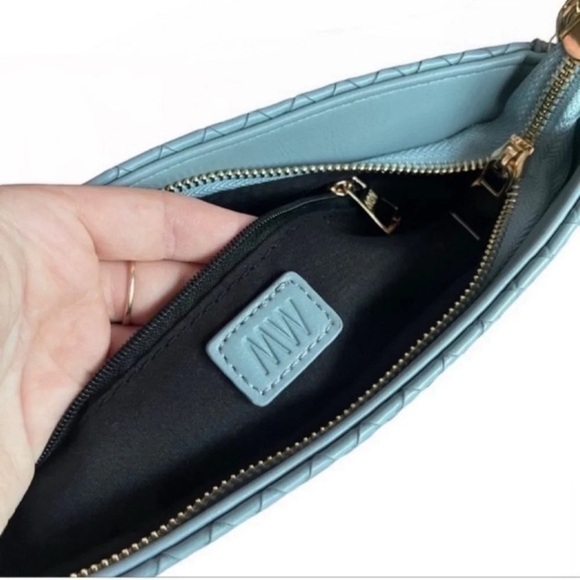 MW Shoulder Bag with Gold Chain Faux Leather - Picture 13 of 13